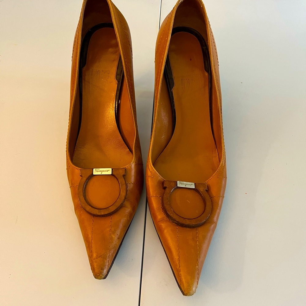 Vintage Ferragamo Cognac Pumps